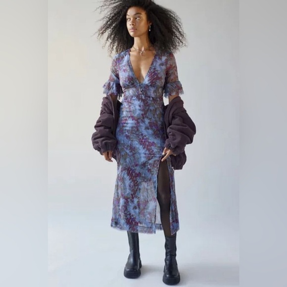 Urban Outfitters Florence Chiffon Printed Midi Dress Blue Purple Large - Picture 1 of 13